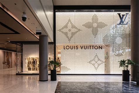 biggest louis vuitton store|louis vuitton store website.